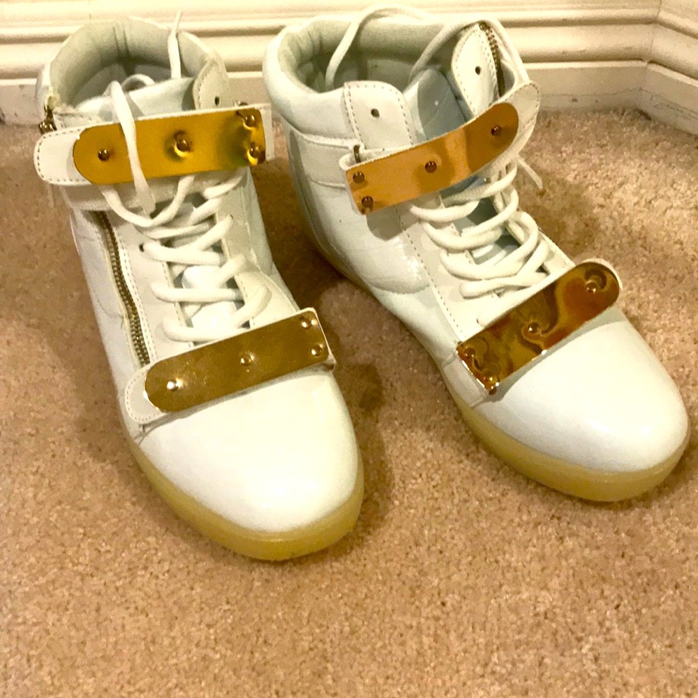High top Hoverkicks shoes/WHITE